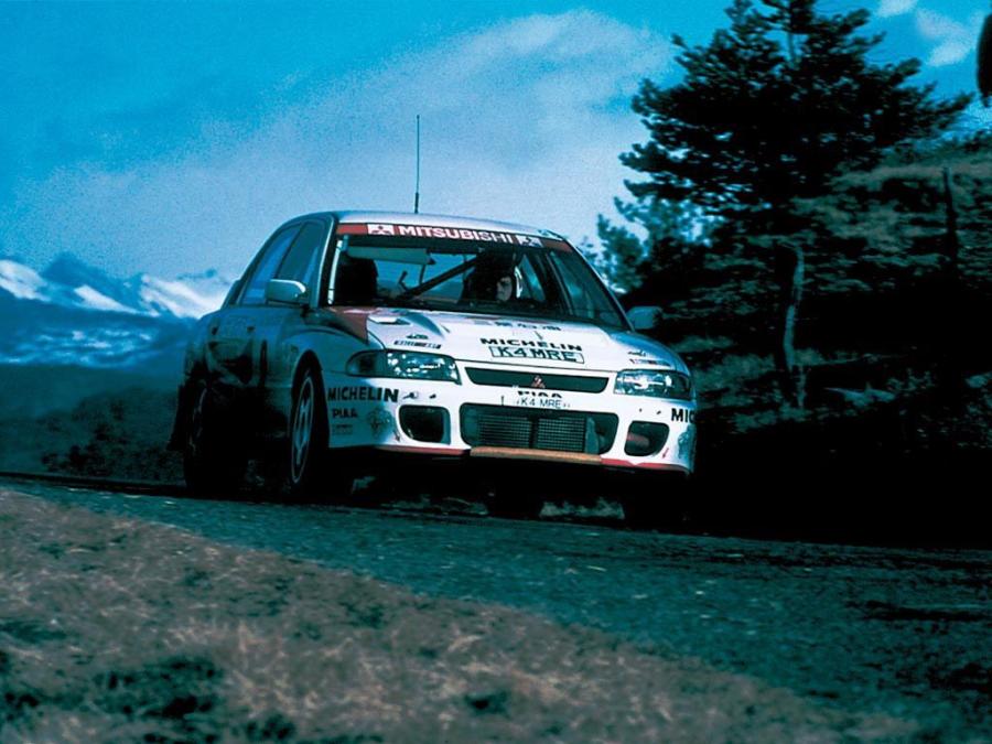  Mitsubishi Lancer Evolution Rally Version 1992 года  (фото 2 из 4)